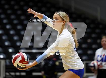 Thumbnail 2 in Columbus vs. Gunter (UIL 3A Semifinal) photogallery.