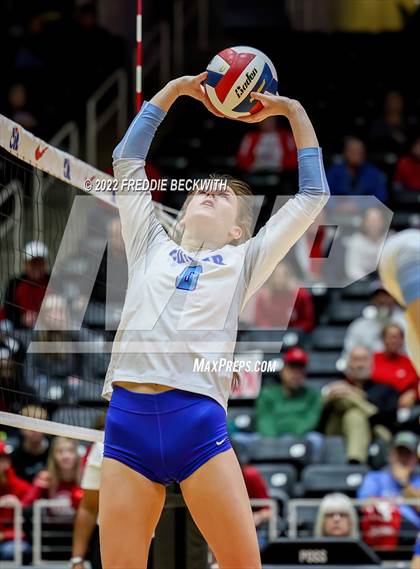 Thumbnail 1 in Columbus vs. Gunter (UIL 3A Semifinal) photogallery.
