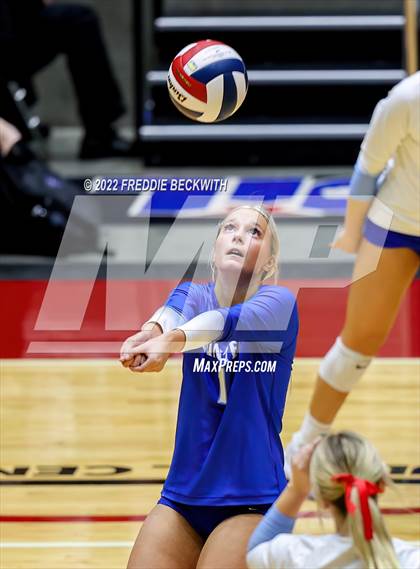 Thumbnail 3 in Columbus vs. Gunter (UIL 3A Semifinal) photogallery.