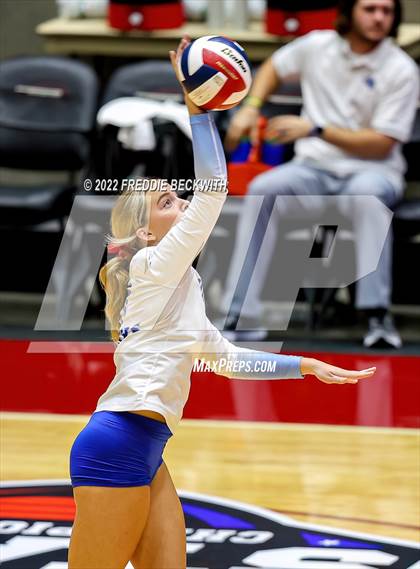 Thumbnail 2 in Columbus vs. Gunter (UIL 3A Semifinal) photogallery.
