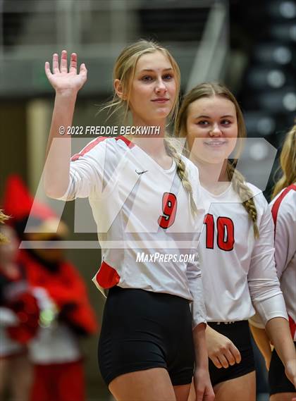 Thumbnail 2 in Columbus vs. Gunter (UIL 3A Semifinal) photogallery.
