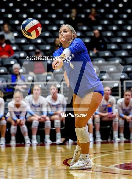 Thumbnail 2 in Columbus vs. Gunter (UIL 3A Semifinal) photogallery.