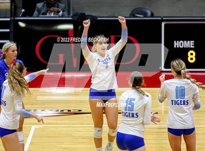 Thumbnail 3 in Columbus vs. Gunter (UIL 3A Semifinal) photogallery.
