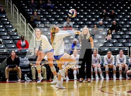 Thumbnail 1 in Columbus vs. Gunter (UIL 3A Semifinal) photogallery.