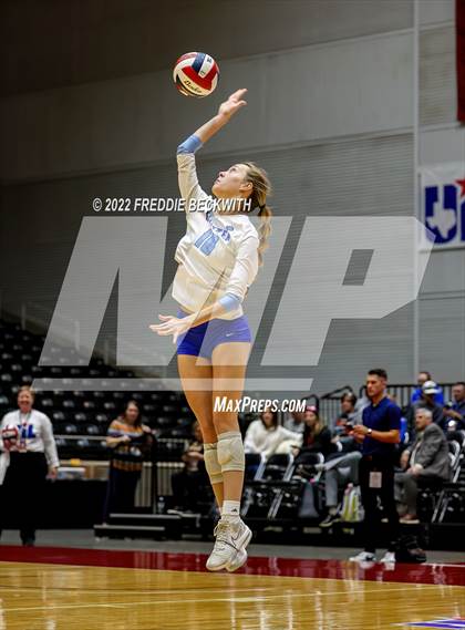 Thumbnail 2 in Columbus vs. Gunter (UIL 3A Semifinal) photogallery.