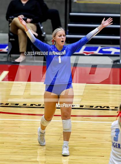 Thumbnail 3 in Columbus vs. Gunter (UIL 3A Semifinal) photogallery.