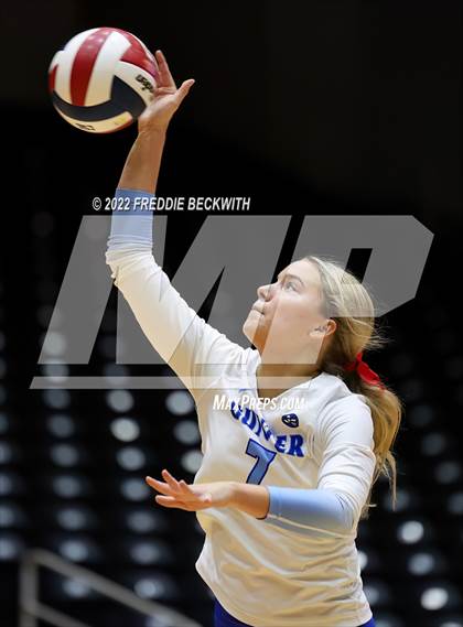 Thumbnail 2 in Columbus vs. Gunter (UIL 3A Semifinal) photogallery.