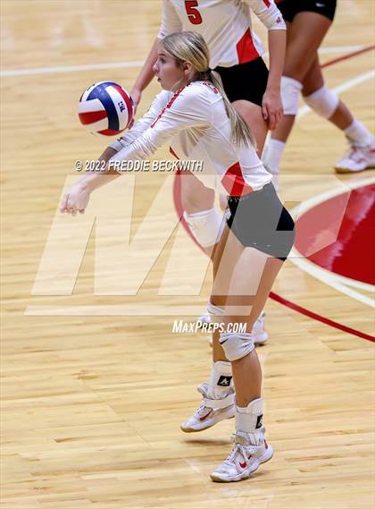 Thumbnail 1 in Columbus vs. Gunter (UIL 3A Semifinal) photogallery.