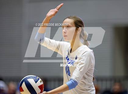 Thumbnail 2 in Columbus vs. Gunter (UIL 3A Semifinal) photogallery.