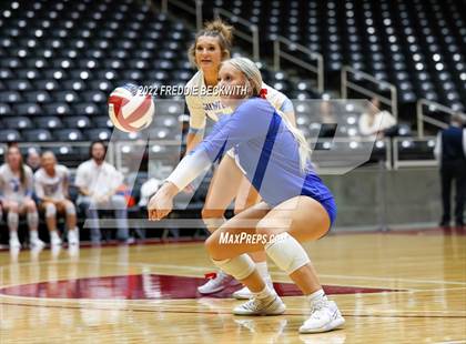 Thumbnail 2 in Columbus vs. Gunter (UIL 3A Semifinal) photogallery.