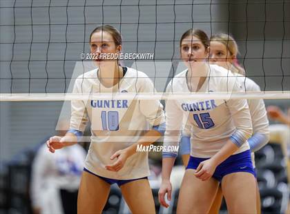 Thumbnail 1 in Columbus vs. Gunter (UIL 3A Semifinal) photogallery.