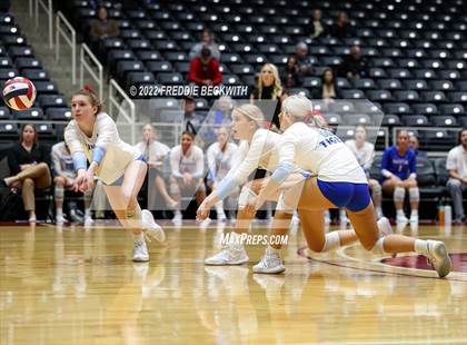 Thumbnail 3 in Columbus vs. Gunter (UIL 3A Semifinal) photogallery.