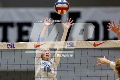 Thumbnail 2 in Columbus vs. Gunter (UIL 3A Semifinal) photogallery.
