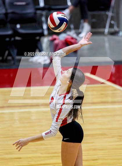 Thumbnail 2 in Columbus vs. Gunter (UIL 3A Semifinal) photogallery.