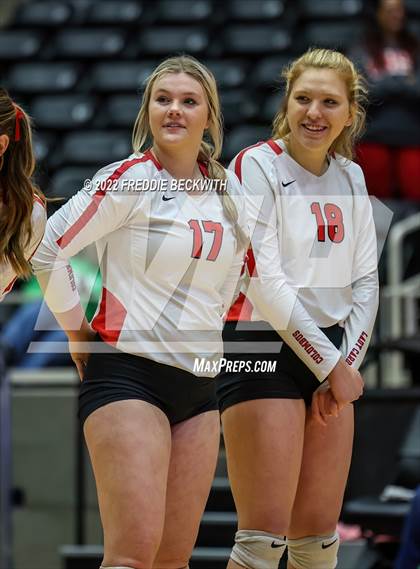 Thumbnail 2 in Columbus vs. Gunter (UIL 3A Semifinal) photogallery.