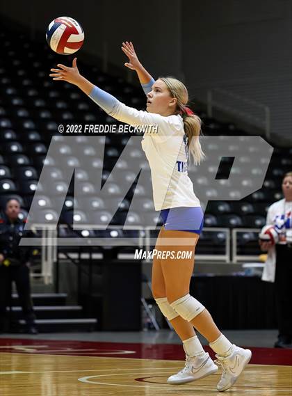 Thumbnail 1 in Columbus vs. Gunter (UIL 3A Semifinal) photogallery.