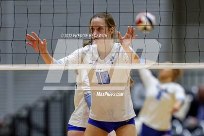 Thumbnail 1 in Columbus vs. Gunter (UIL 3A Semifinal) photogallery.