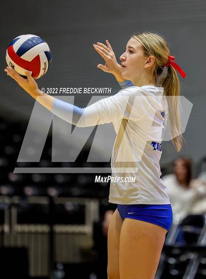 Thumbnail 1 in Columbus vs. Gunter (UIL 3A Semifinal) photogallery.