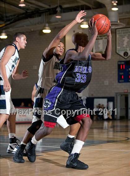 Thumbnail 3 in Rancho Cucamonga vs Chino Hills (I have a Dream Classic) photogallery.