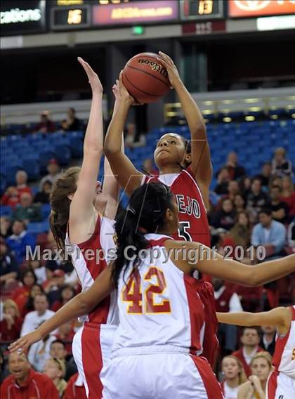 Thumbnail 1 in Vallejo vs. St. Francis (CIF SJS D2 Final) photogallery.