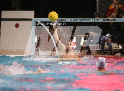 Thumbnail 2 in Oakdale vs. Tulare Western (CIF D3 Norcal Regional Playoff) photogallery.