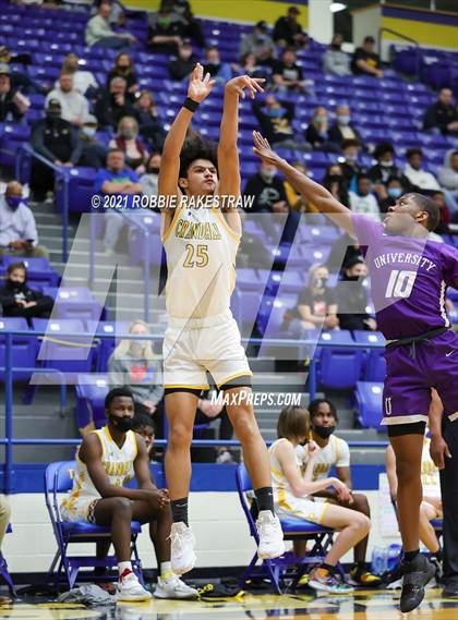 Thumbnail 1 in University vs. Crandall (UIL 5A Bi-District) photogallery.