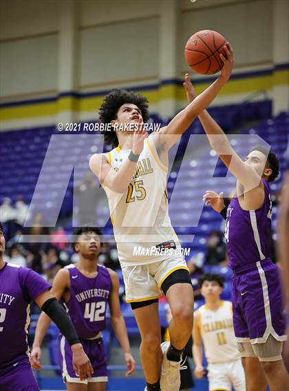 Thumbnail 3 in University vs. Crandall (UIL 5A Bi-District) photogallery.