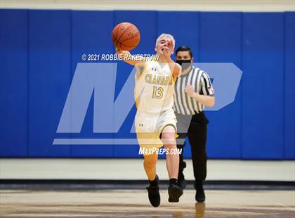 Thumbnail 2 in University vs. Crandall (UIL 5A Bi-District) photogallery.