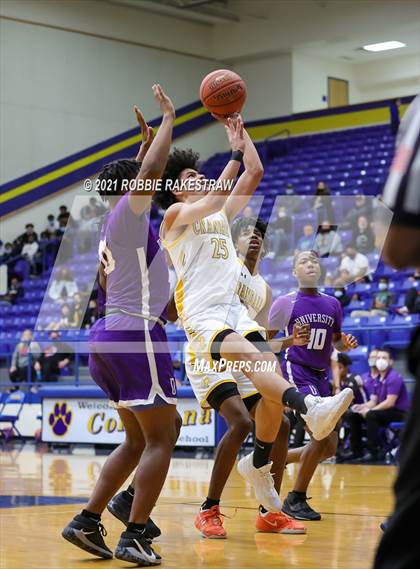 Thumbnail 3 in University vs. Crandall (UIL 5A Bi-District) photogallery.