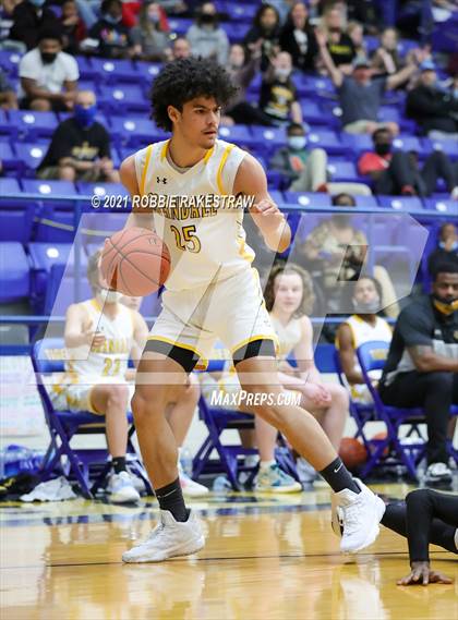 Thumbnail 3 in University vs. Crandall (UIL 5A Bi-District) photogallery.