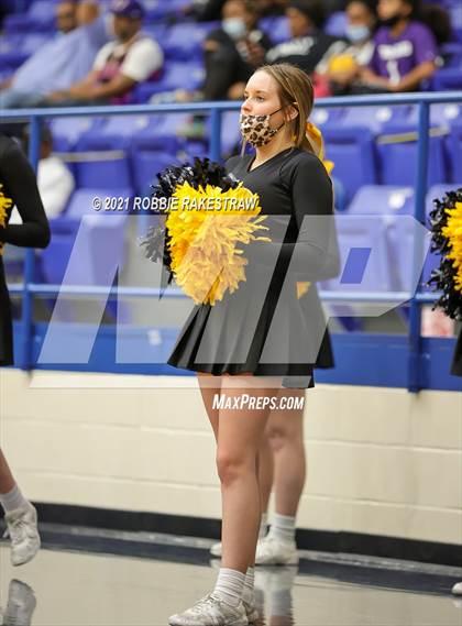 Thumbnail 3 in University vs. Crandall (UIL 5A Bi-District) photogallery.