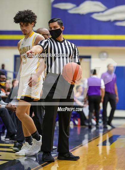 Thumbnail 3 in University vs. Crandall (UIL 5A Bi-District) photogallery.