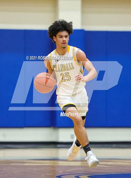 Thumbnail 2 in University vs. Crandall (UIL 5A Bi-District) photogallery.