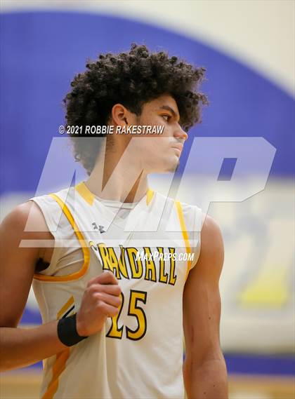 Thumbnail 1 in University vs. Crandall (UIL 5A Bi-District) photogallery.