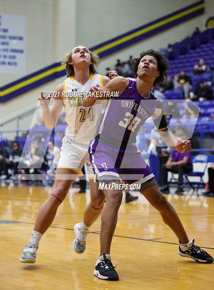 Thumbnail 2 in University vs. Crandall (UIL 5A Bi-District) photogallery.