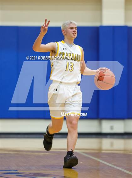 Thumbnail 3 in University vs. Crandall (UIL 5A Bi-District) photogallery.