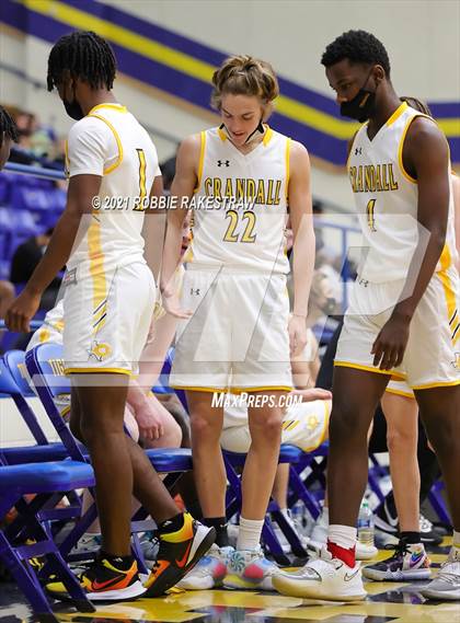 Thumbnail 2 in University vs. Crandall (UIL 5A Bi-District) photogallery.