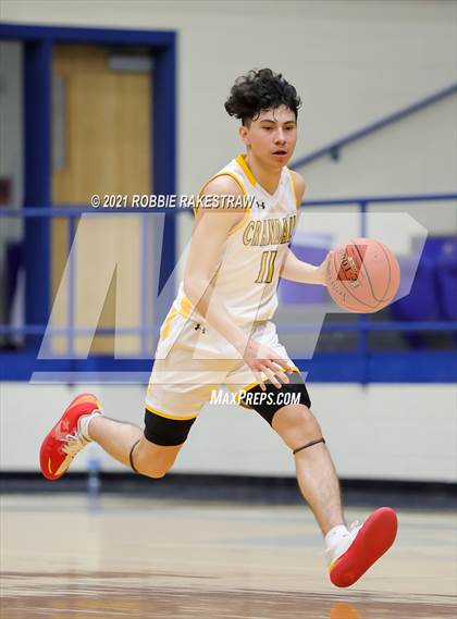 Thumbnail 3 in University vs. Crandall (UIL 5A Bi-District) photogallery.