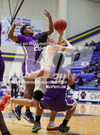 Thumbnail 1 in University vs. Crandall (UIL 5A Bi-District) photogallery.
