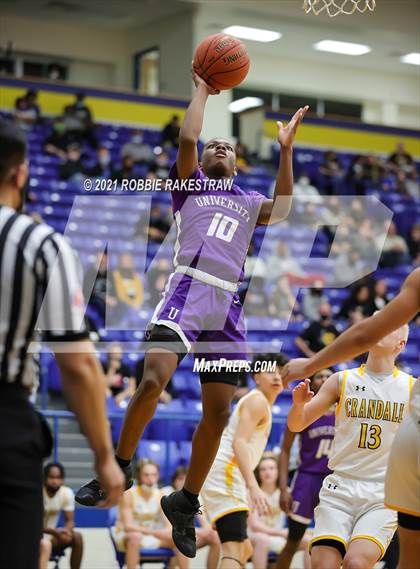 Thumbnail 2 in University vs. Crandall (UIL 5A Bi-District) photogallery.