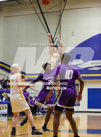Thumbnail 2 in University vs. Crandall (UIL 5A Bi-District) photogallery.