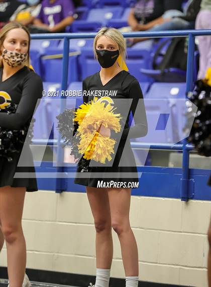 Thumbnail 2 in University vs. Crandall (UIL 5A Bi-District) photogallery.