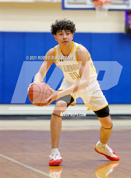 Thumbnail 2 in University vs. Crandall (UIL 5A Bi-District) photogallery.