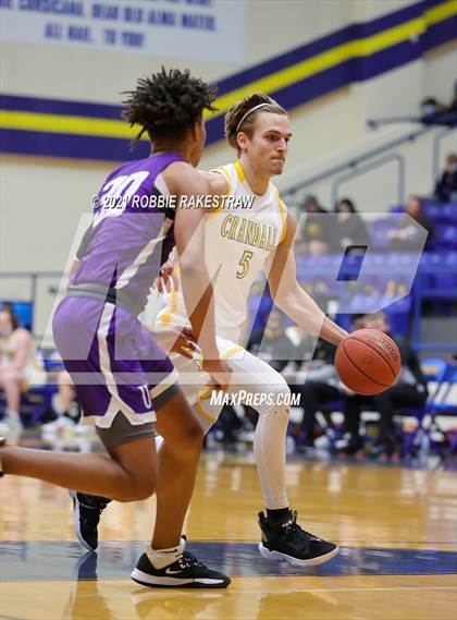 Thumbnail 1 in University vs. Crandall (UIL 5A Bi-District) photogallery.