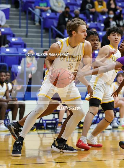 Thumbnail 2 in University vs. Crandall (UIL 5A Bi-District) photogallery.