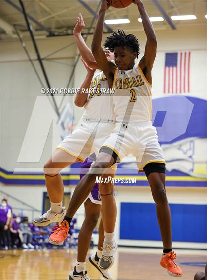 Thumbnail 3 in University vs. Crandall (UIL 5A Bi-District) photogallery.