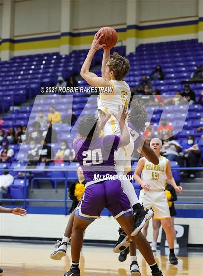 Thumbnail 1 in University vs. Crandall (UIL 5A Bi-District) photogallery.