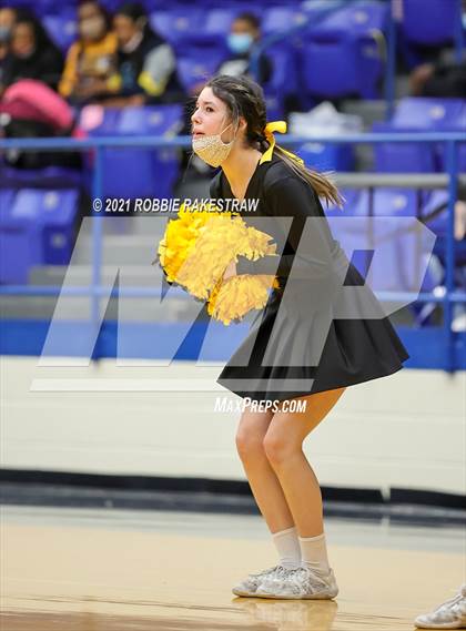 Thumbnail 1 in University vs. Crandall (UIL 5A Bi-District) photogallery.