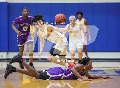 Thumbnail 2 in University vs. Crandall (UIL 5A Bi-District) photogallery.