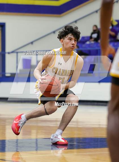 Thumbnail 3 in University vs. Crandall (UIL 5A Bi-District) photogallery.